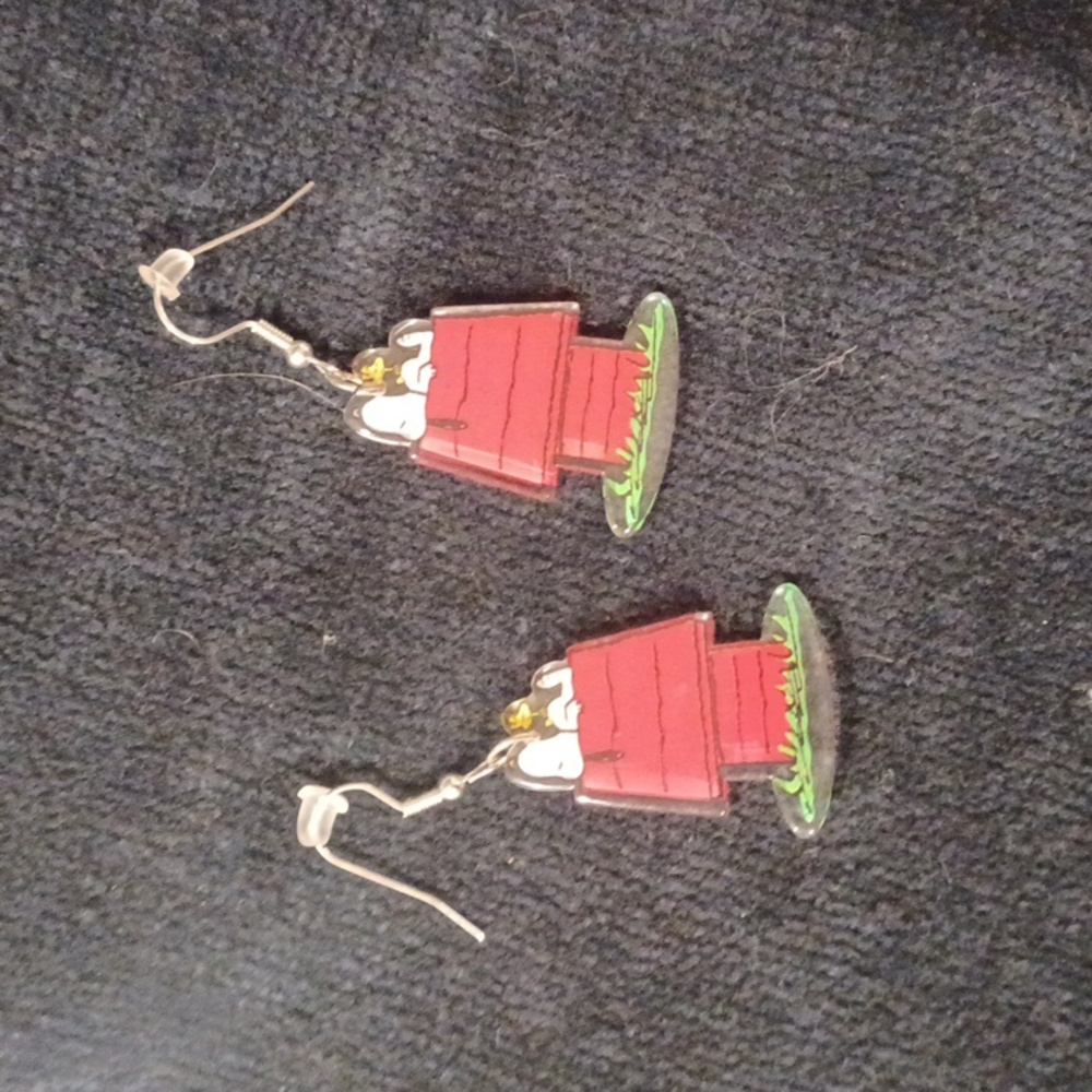 Peanuts Snoopy Earrings